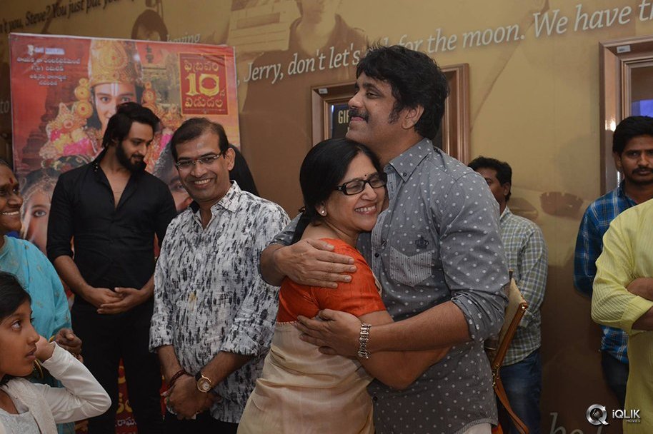 Celebs-at-Om-Namo-Venkatesaya-Movie-Special-Show